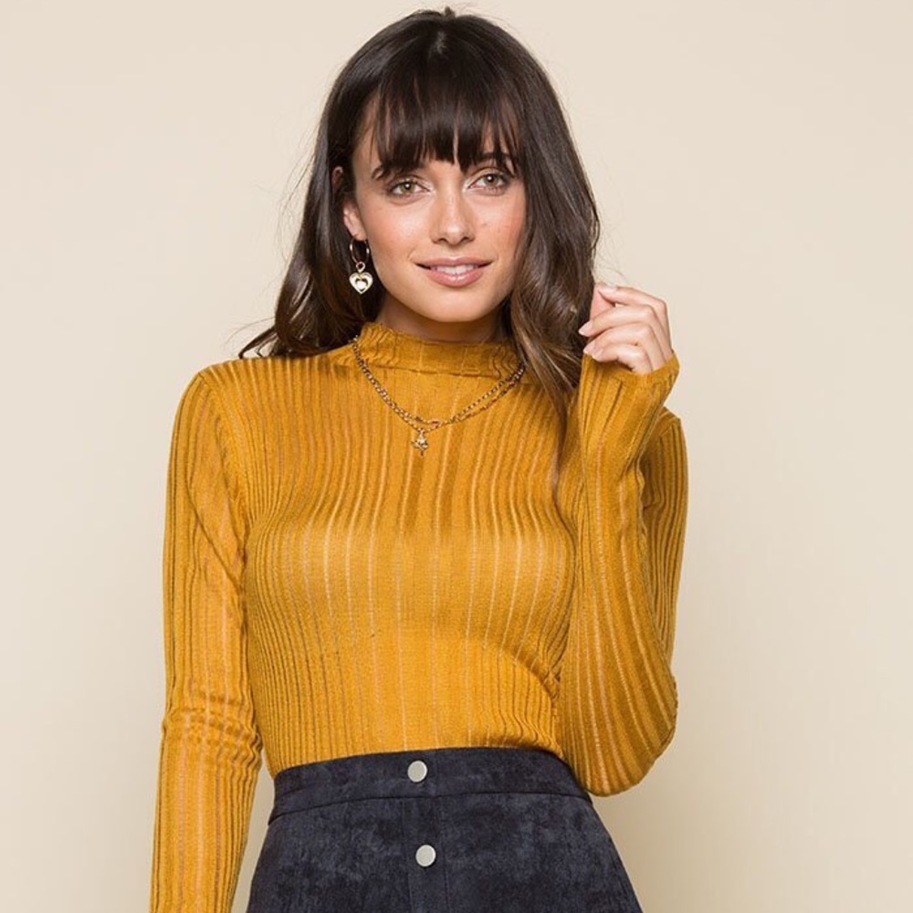 QUINN MOCK NECK TOP